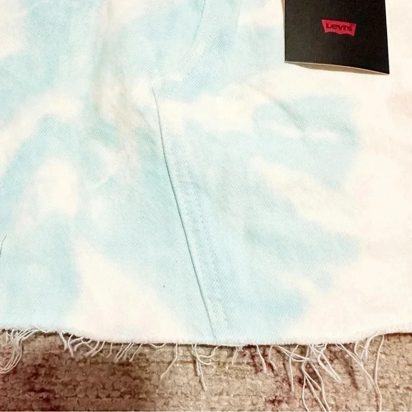 NWT Levi's High-Rise Deconstructed Tie Dye Jean Skirt in White size 28/6 - Picture 14 of 15